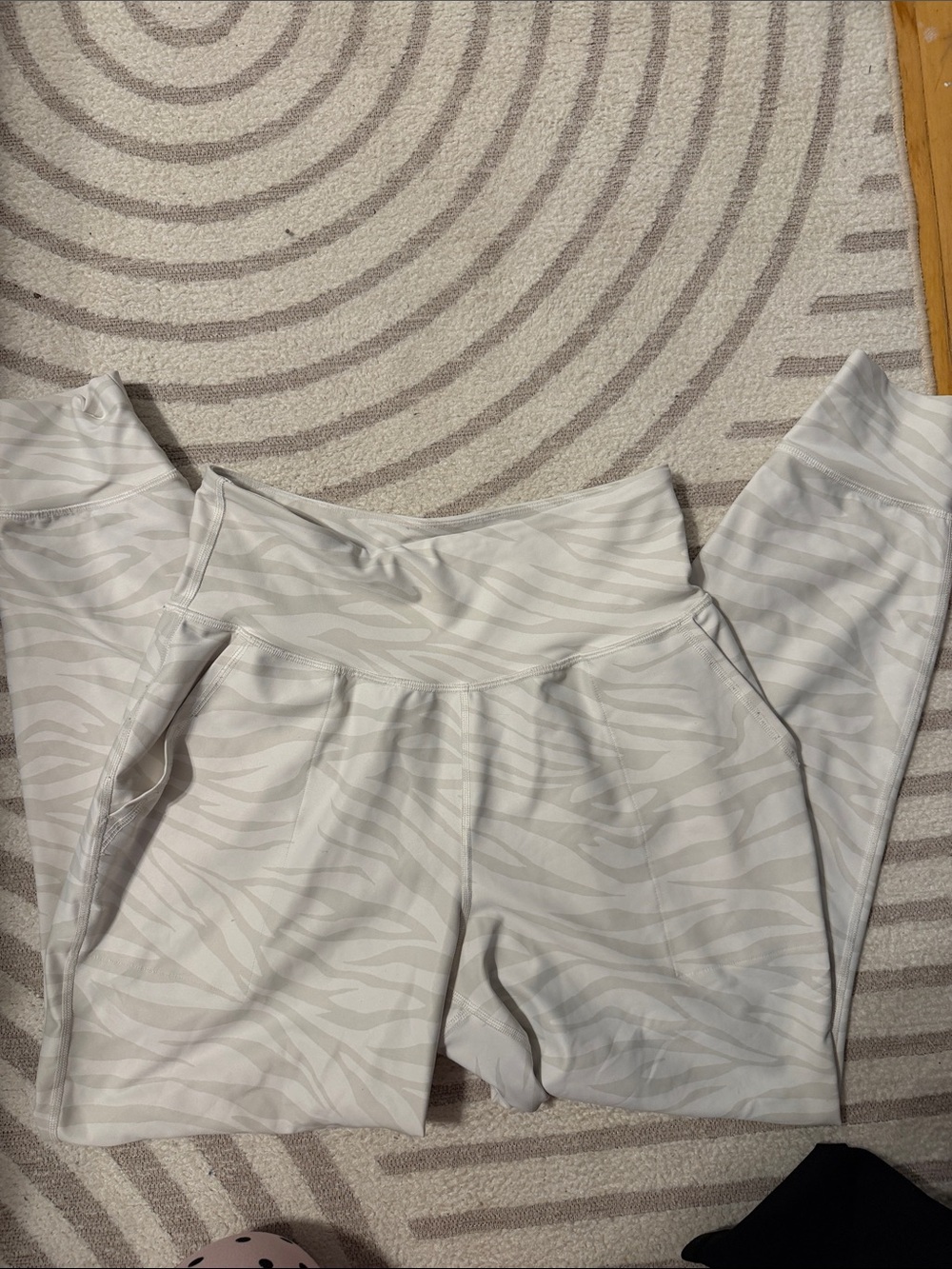 Light Gray Zebra Print High-Waist Leggings